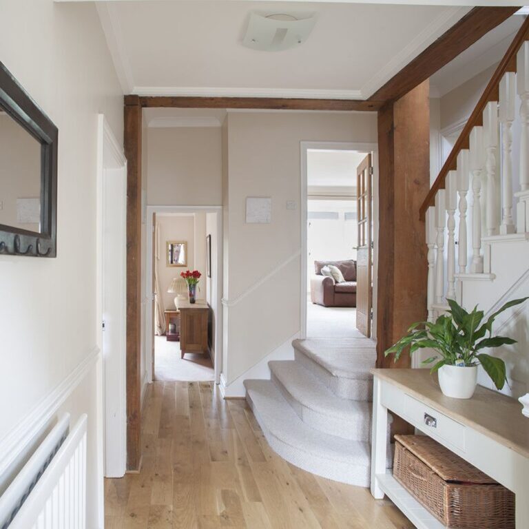 Expert Hallways & Entryways Cleaning in Miami – Clean, Bright, and Inviting